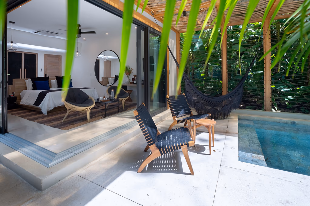 Ninta Beachfront Bungalow — photo 8