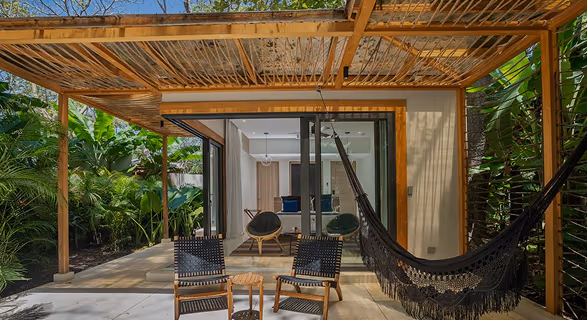 Ninta Beachfront Bungalow