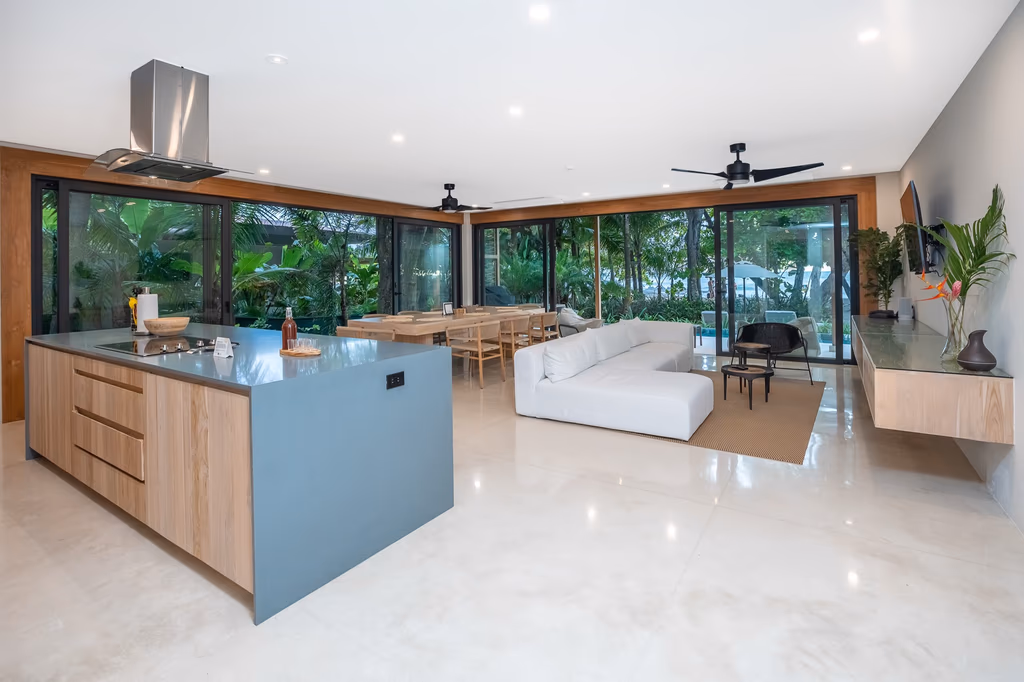 Beachfront Villa — photo 2