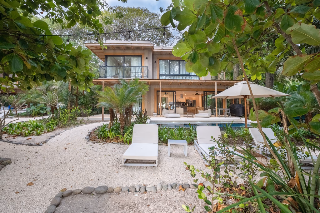 Beachfront Villa — photo 15