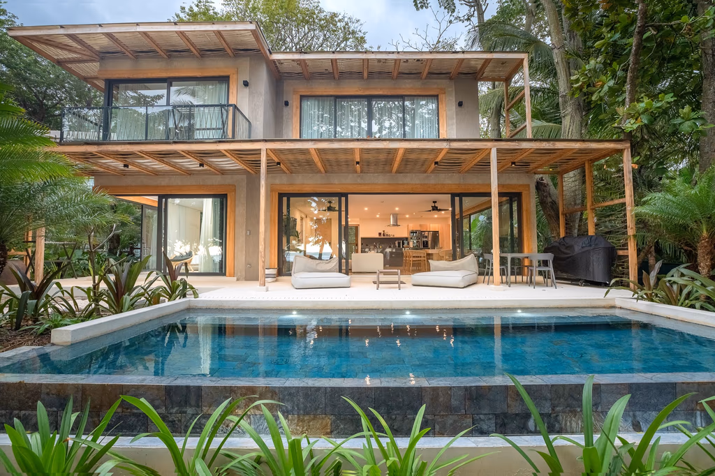 Beachfront Villa — photo 16