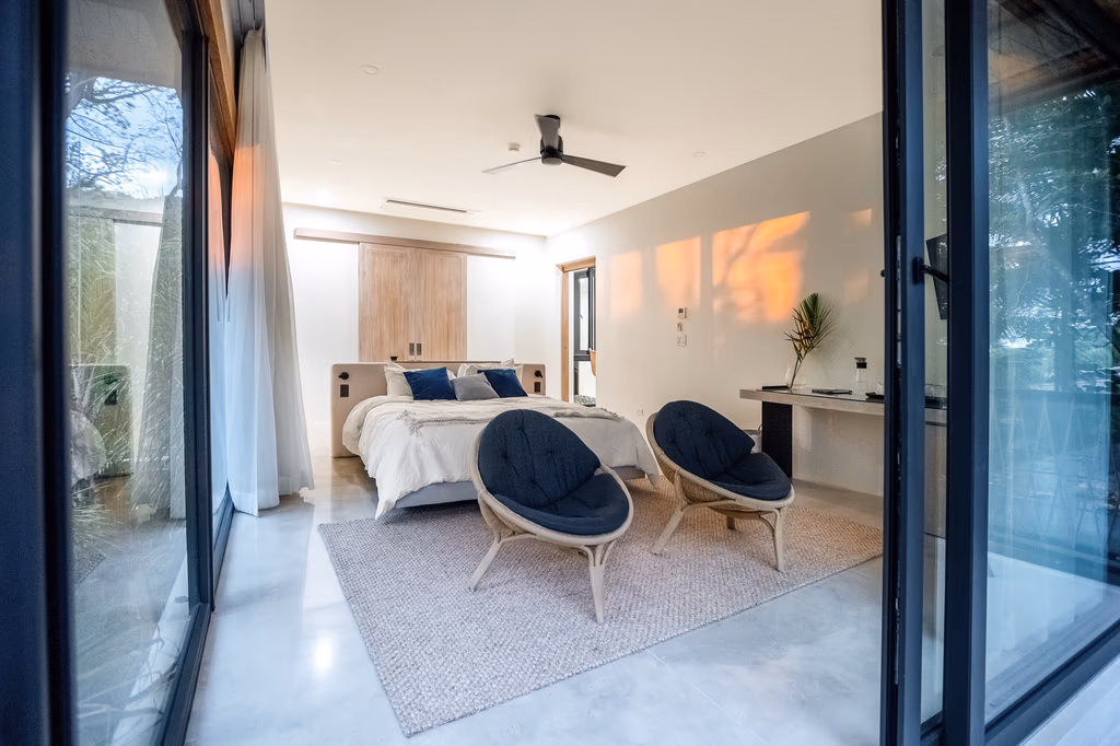 Beachfront Villa — photo 12